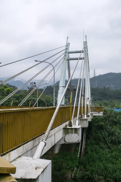 El paisaje del puente de Pingpu en la mañana en el distrito de Shenkeng —  Fotos de Stock