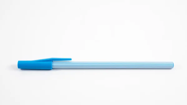 Mavi çizgili desen tükenmez kalem — Stok fotoğraf