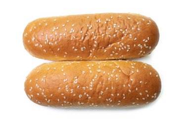 Amerikan kahvaltısı ve öğle yemeği için beyaz arka planda izole edilmiş gurme sosisli çörekler..