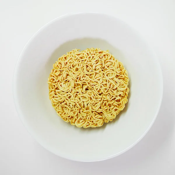 Instant noodle i vit skål — Stockfoto