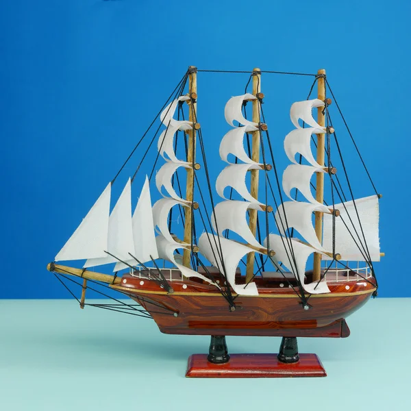 Wooden toy model of sailing vessel (1) — Stock Photo, Image