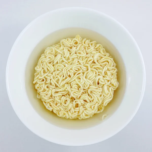 Den instant noodle med kokande vatten (1) — Stockfoto