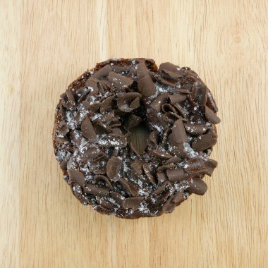 Koyu çikolata çörek (halka)