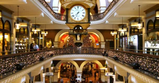 Centro comercial interior tienda centro time lapse multitud de personas comprando — Vídeos de Stock