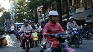Ho Chi Minh / Saygon, Vietnam - 2015: Sokaklar meşgul Asya şehir hayatı yavaş hareket