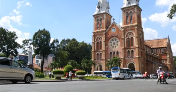Basilique Notre-Dame de Saigon — Video
