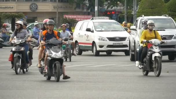 路上でベトナムの人々 — ストック動画