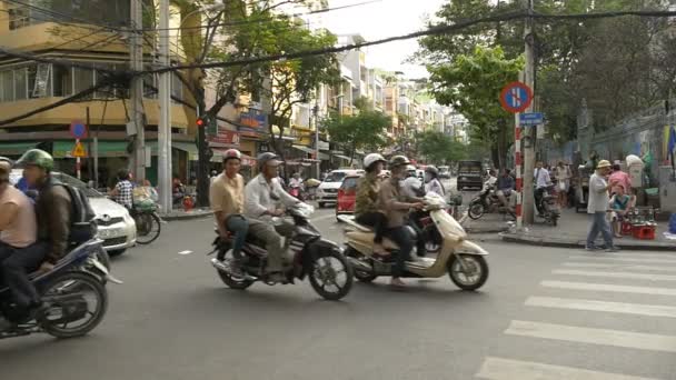 Pessoas vietnamitas nas ruas — Vídeo de Stock