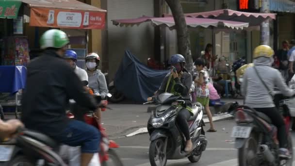 Vietnamca insanlar sokaklarda — Stok video