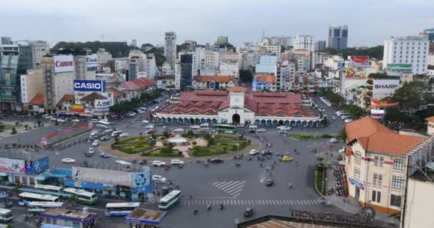 Vietnamese people on the streets — Stock Video