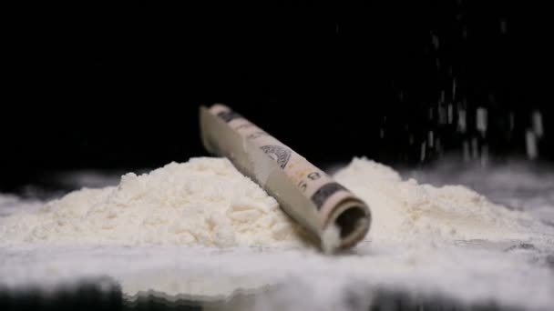 Cocaina con caduta arrotolato dollaro — Video Stock