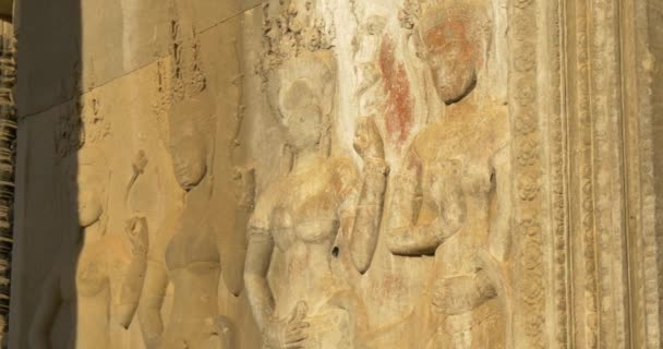 Sten carving Angkor Wat Kambodja antika civilisation tempel — Stockvideo