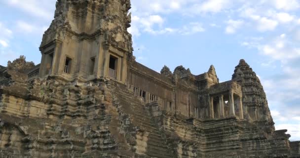 Punkt orientacyjny podróży turystycznych świątyni starożytnej cywilizacji Kambodży Angkor Wat — Wideo stockowe