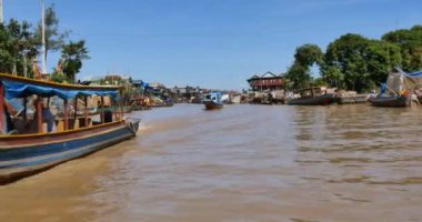 Siem Reap, Kamboçya - Kasım 2015: Kompong Phluk balıkçı köyü