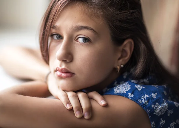 Retrato de una niña. —  Fotos de Stock