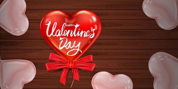 Happy Valentines Dag rode hartvorm glanzende ballon realistisch, belettering, achtergrond houten tafel roze hart ballonnen, wenskaart. Vector banner poster flyer geïsoleerd — Stockvector