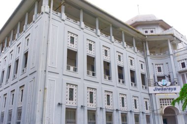 Semarang, Endonezya - 21 Ocak 2021: Kota Lama 'daki eski bina Semarang, merkez java, Endonezya