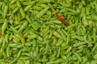 Marketteki kırmızı biberin detayları. 