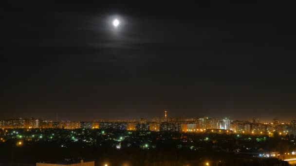 Luna en la ciudad — Vídeo de stock