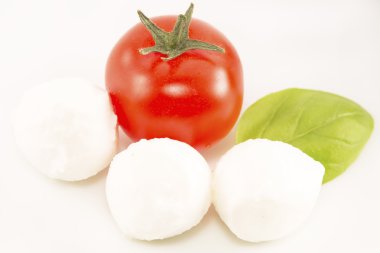 mozzarella ve domates