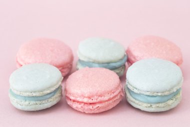 Pembe ve mavi macaroons