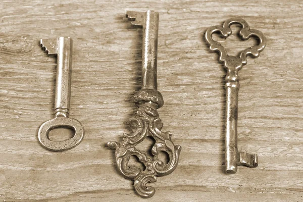 Trzy klucze antyczne — Zdjęcie stockowe