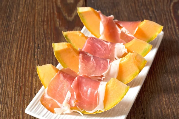 Prosciutto con melone — Foto Stock