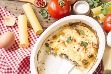 Makarna malzemelerle