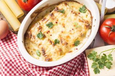 Makarna bir tabak içinde