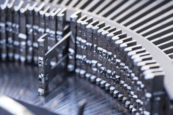 пишущая машинка крупным планом
