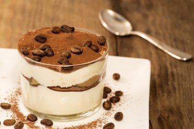 Tiramisu ile kahve taneleri