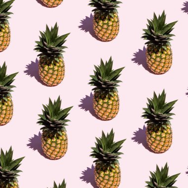 Pembe arka planda ananas deseni