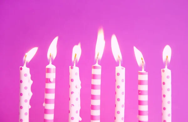 Cumpleaños Velas Encendidas Sobre Fondo Rosa — Foto de Stock