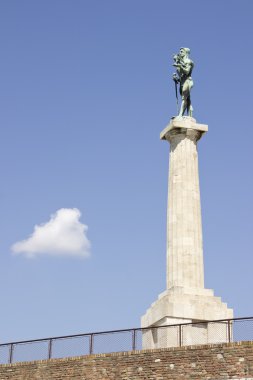 Belgrad kazanan heykeli