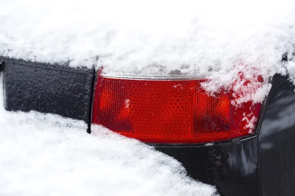 Carro sob a neve — Fotografia de Stock