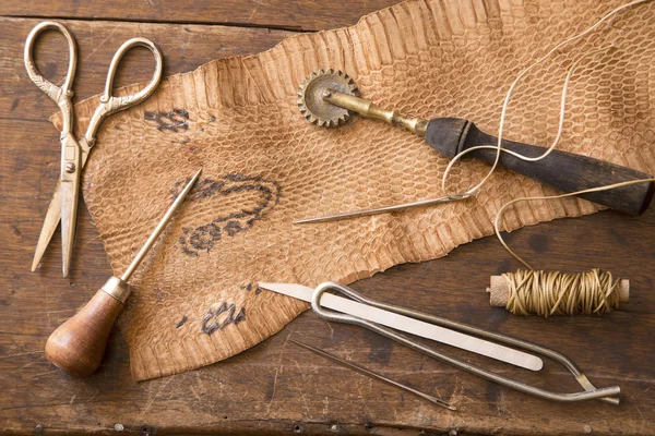 deri el sanatları araçları