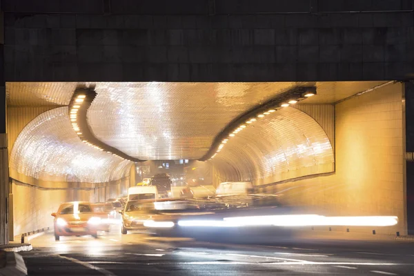 Il traffico notturno — Foto Stock