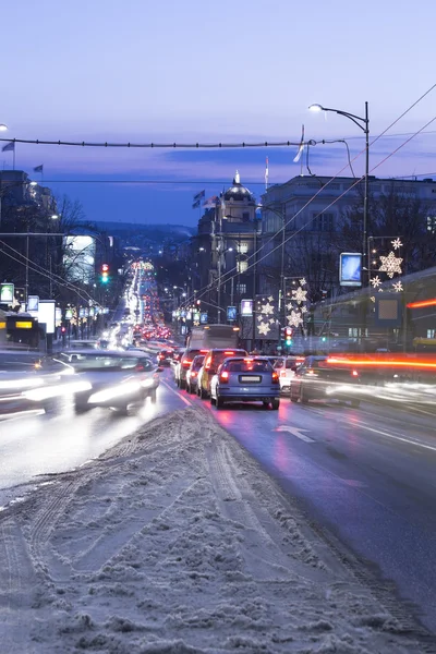 Nacht verkeer in Belgrado — Stockfoto