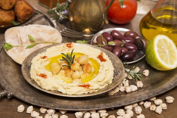 Hummus und Falafel — Stockfoto
