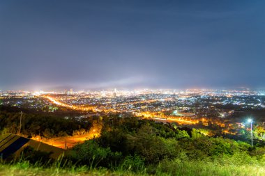 Hadyai şehir, Tayland gece zamanında üzerine havadan görünümü.