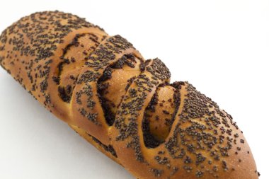 haşhaş tohumu ve kesim ile pişmiş rulo