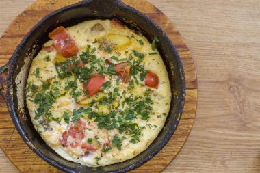 Frittata (İtalyan omleti) kiraz domates, ıspanak PA ile