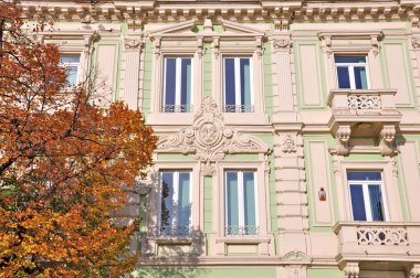 Bina neoklasik stili geç