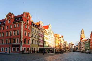 Polonya 'daki Wroclaw şehrinin bahar manzarası.