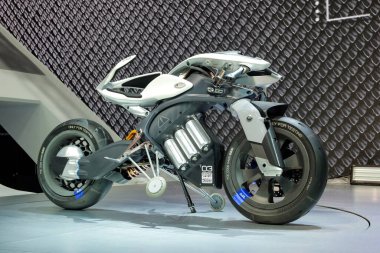 nonthaburi-Tayland APR 2 2018: YAMAHA MOTODROID, IMPACT Challenger Muang Thong Thani 'de 39. Bangkok Uluslararası Motor Fuarı 2018' de sergilenen bir motosiklet konsepti.