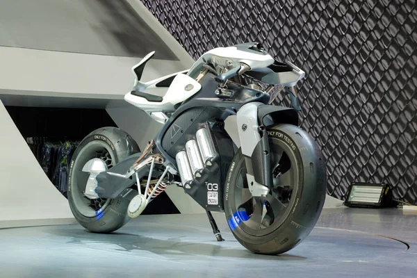nonthaburi-Tayland APR 2 2018: YAMAHA MOTODROID, IMPACT Challenger Muang Thong Thani 'de 39. Bangkok Uluslararası Motor Fuarı 2018' de sergilenen bir motosiklet konsepti.