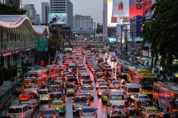 Bangkok Tailândia Agosto 2018 Engarrafamento Ratchadamri Pratunam Intersection Noite Após — Fotografia de Stock