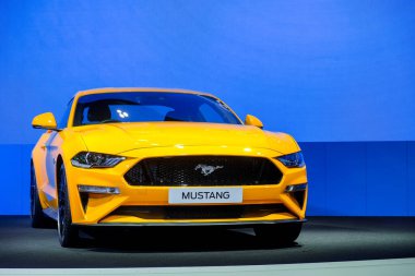 Nonthaburi-Thailand 28 NOV 2018: Ford MUSTANG gösterisi IMPACT Challenger Muang Thani 'de 35. Tayland Uluslararası Motor Fuarı 2018 - 10DEC 2018