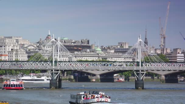 Londra Regno Unito Circa 2019 Hungerford Bridge Golden Jubilee Bridges — Video Stock