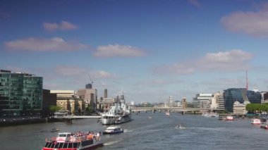 Londra, Uk, takriben 2019: İngiltere 'de Thames Nehri ile Londra Şehri